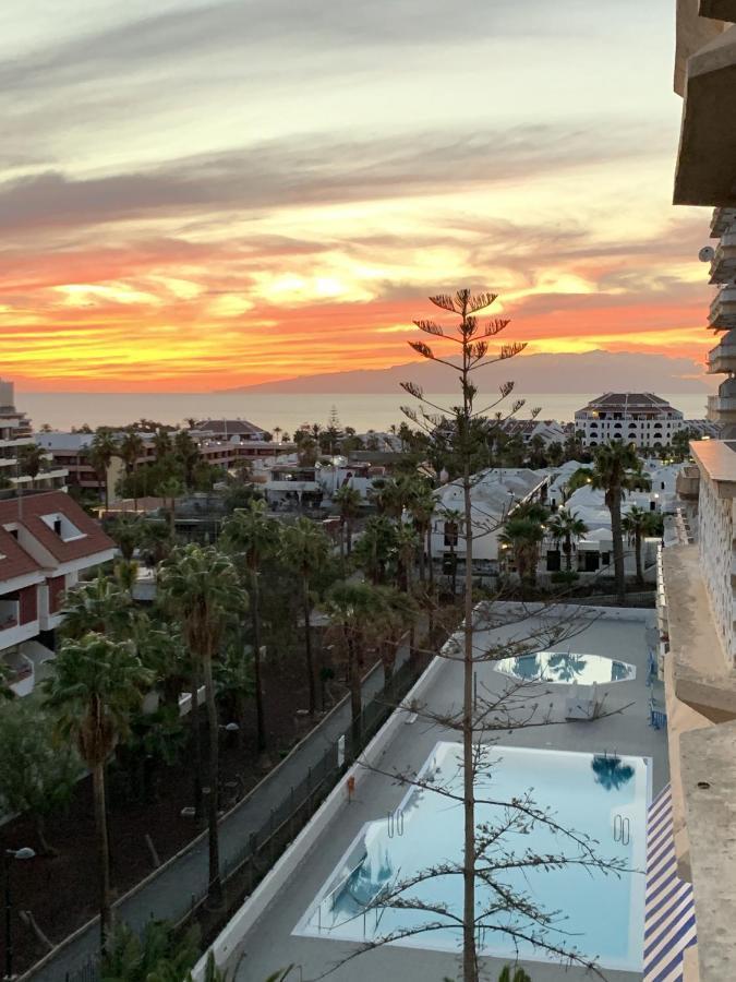 Superb Seaview Apartment In Playa De Las Americas Kültér fotó