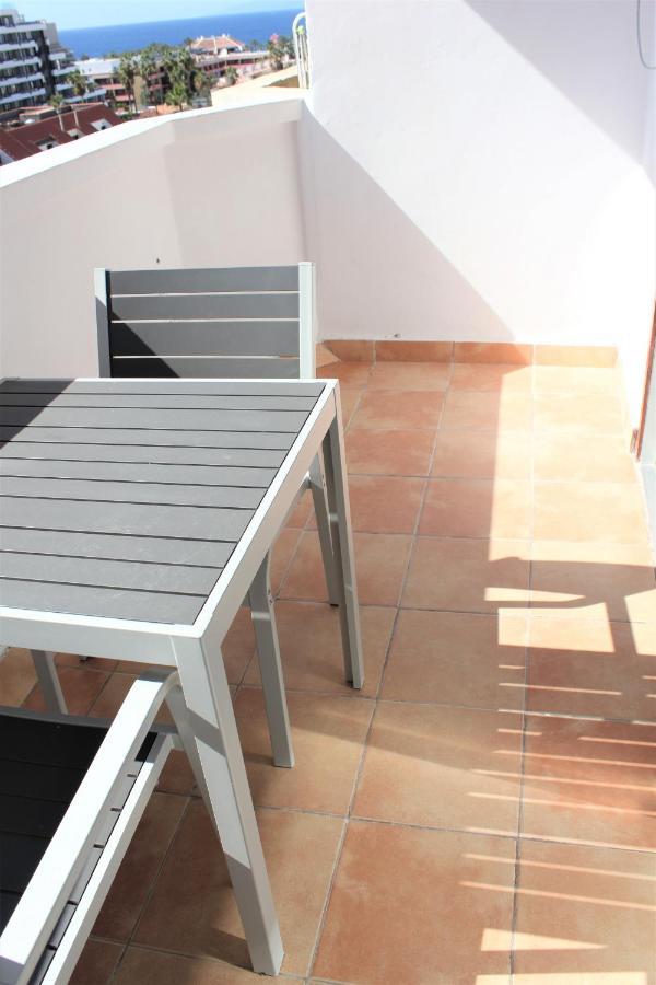 Superb Seaview Apartment In Playa De Las Americas Kültér fotó