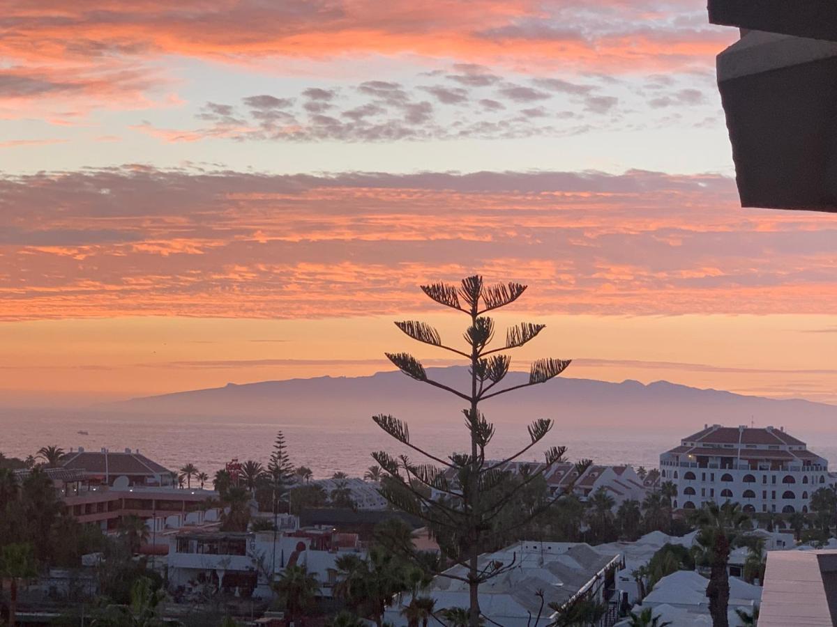 Superb Seaview Apartment In Playa De Las Americas Kültér fotó